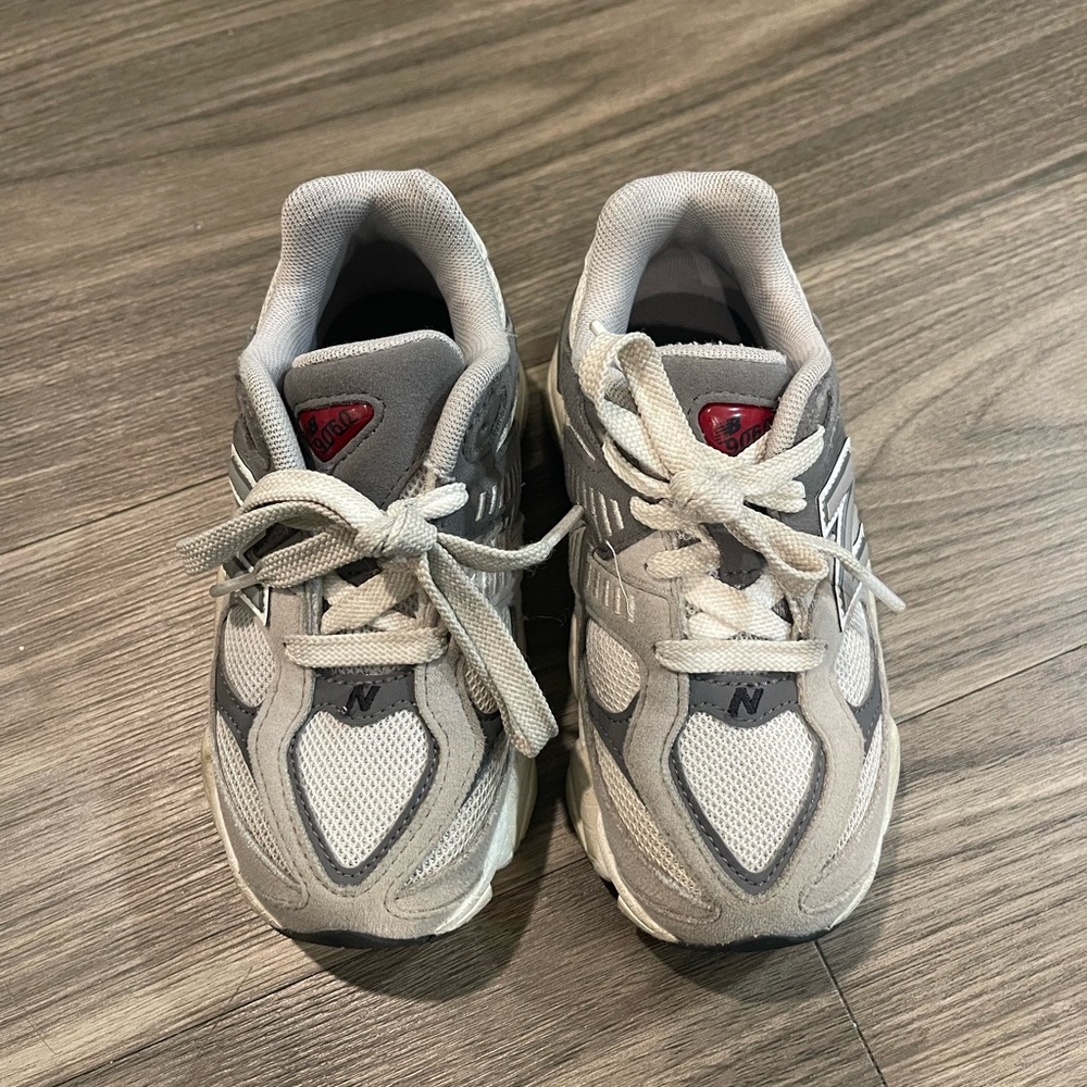 New Balance 9060 Kids Sneakers in Gray and White